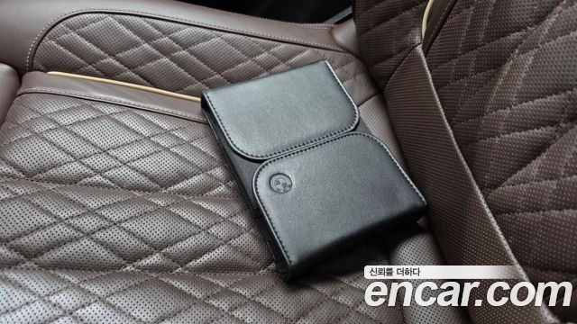 BMW 7-Series 2020 — photo 21