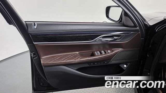 BMW 7-Series 2020 — photo 14