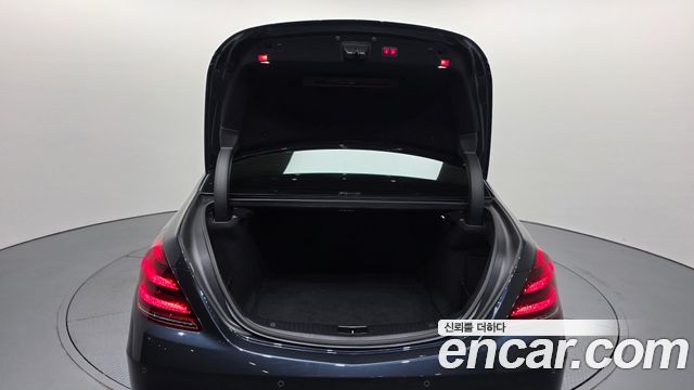 Mercedes-Benz S-Class 2018 — photo 26