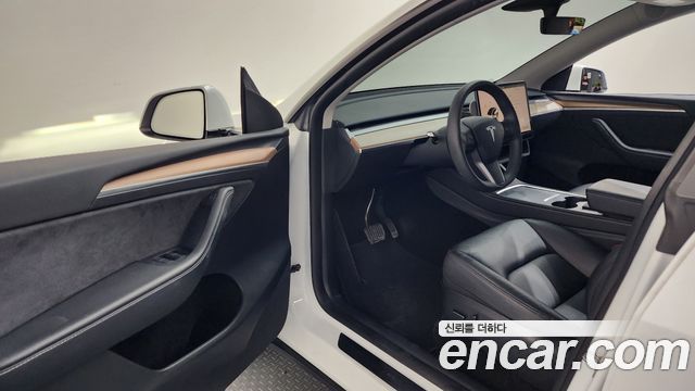 Tesla Model Y 2024 — photo 13