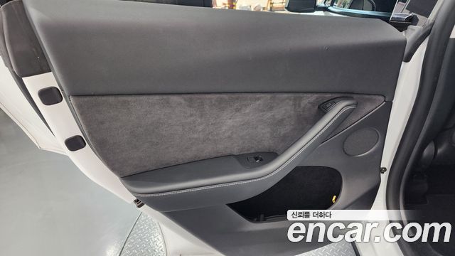 Tesla Model Y 2024 — photo 15
