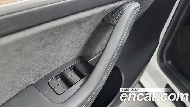 Tesla Model Y 2024 — photo 28