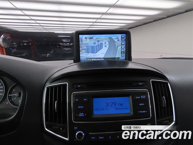 Hyundai Starex 2018 — photo 11