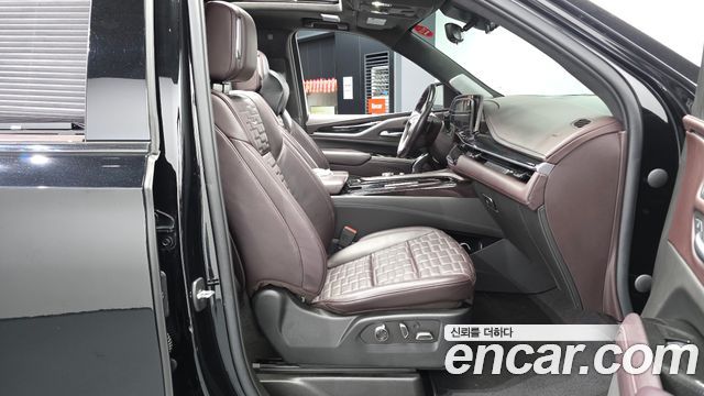 Cadillac Escalade 2022 — photo 11