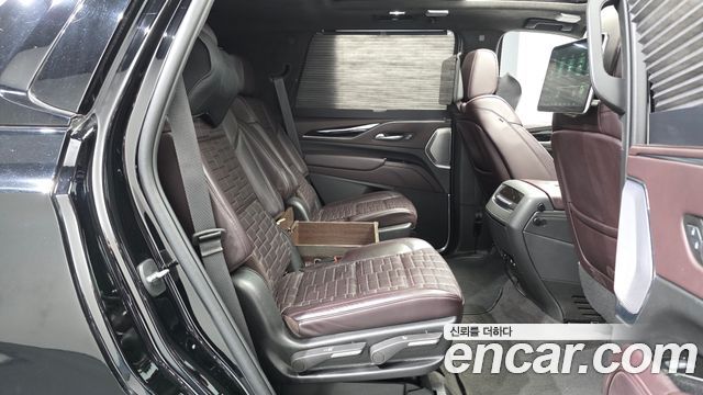 Cadillac Escalade 2022 — photo 12