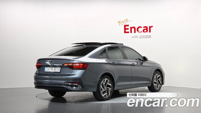 Volkswagen Jetta 2023 — photo 2