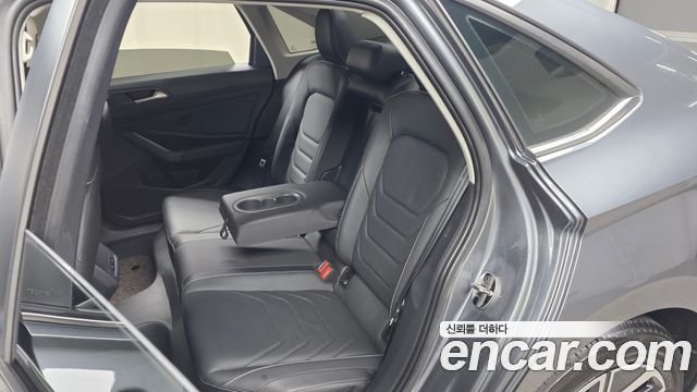 Volkswagen Jetta 2023 — photo 17