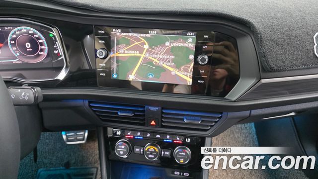 Volkswagen Jetta 2023 — photo 19