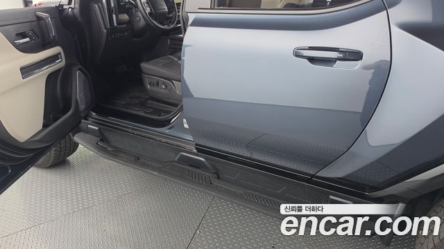 GMC Hummer EV 2026 — photo 26