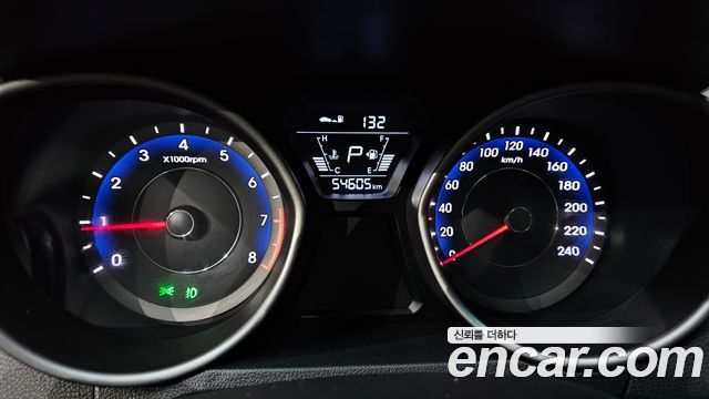 Hyundai AVANTE 2014 — photo 8