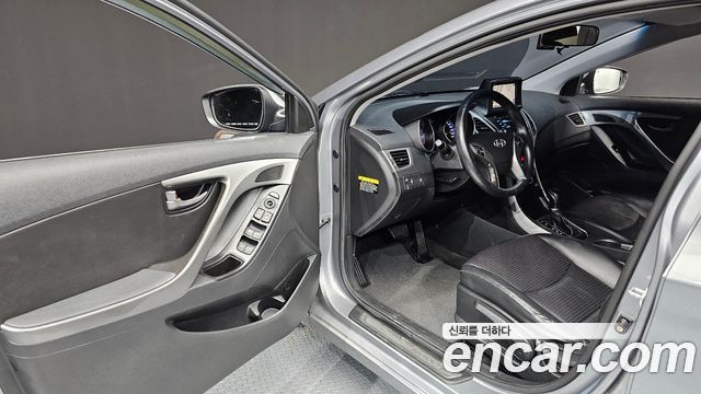 Hyundai AVANTE 2014 — photo 10