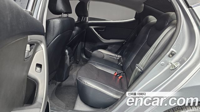 Hyundai AVANTE 2014 — photo 11