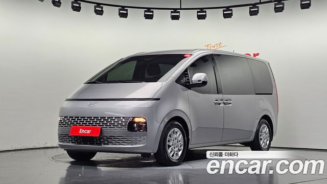 Hyundai Staria 2022 — photo 1
