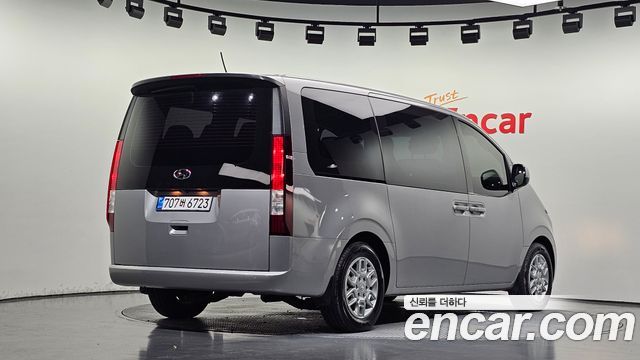 Hyundai Staria 2022 — photo 2