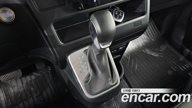 Hyundai Staria 2022 — photo 12