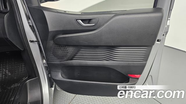 Hyundai Staria 2022 — photo 14