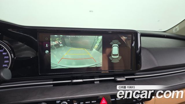 Kia Canival 2021 — photo 20