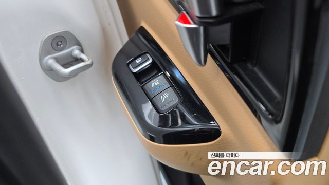 Kia Canival 2021 — photo 23