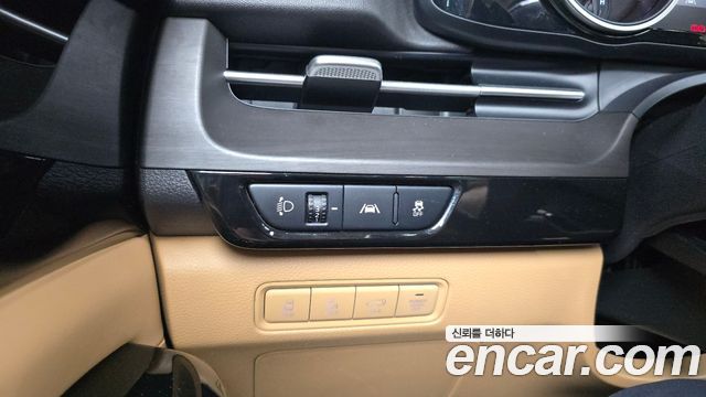 Kia Canival 2021 — photo 24