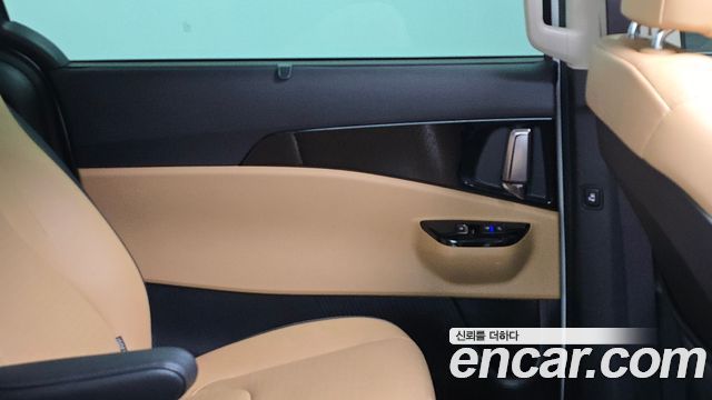 Kia Canival 2021 — photo 15