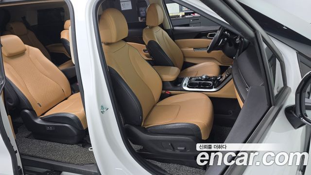 Kia Canival 2021 — photo 16