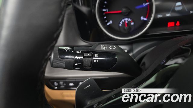 Kia Canival 2021 — photo 28