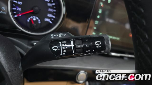Kia Canival 2021 — photo 29