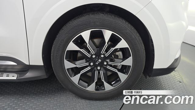 Kia Canival 2021 — photo 32