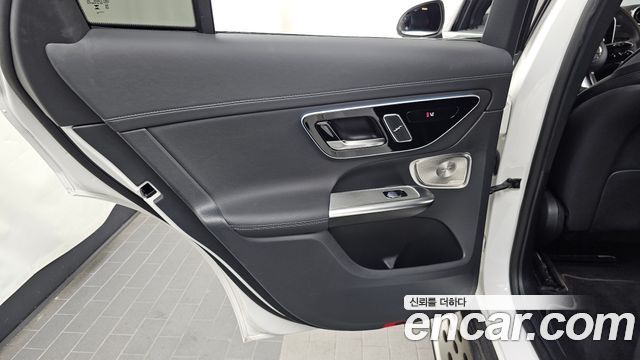 Mercedes-Benz GLC-Class 2024 — photo 15