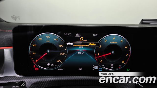 Mercedes-Benz CLA-Class 2022 — photo 11