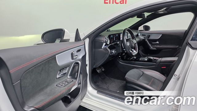 Mercedes-Benz CLA-Class 2022 — photo 13
