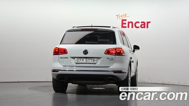 Volkswagen Touareg 2015 — photo 4