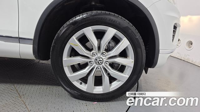 Volkswagen Touareg 2015 — photo 5