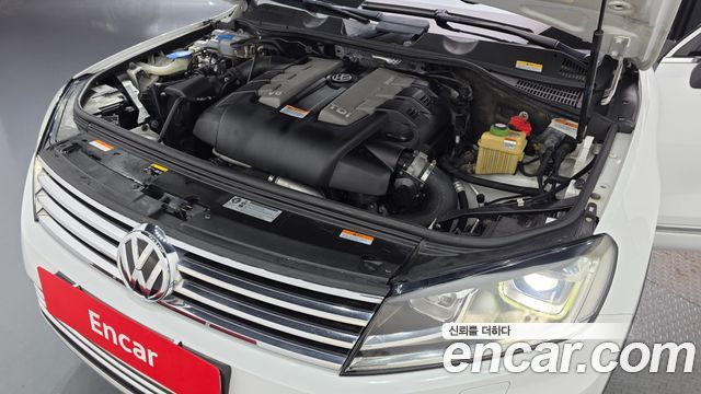 Volkswagen Touareg 2015 — photo 6