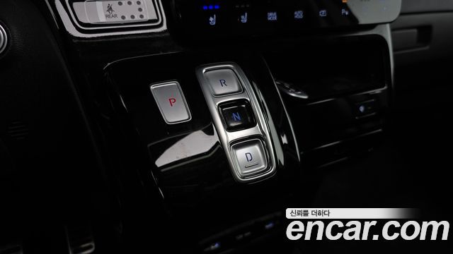 Hyundai Staria 2022 — photo 9