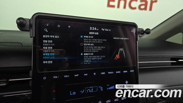 Hyundai Staria 2022 — photo 16