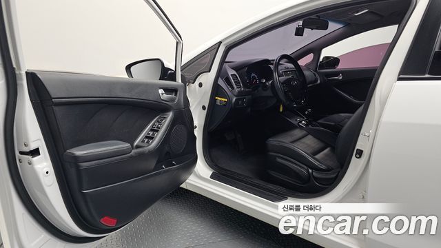 Kia K3 2017 — photo 10