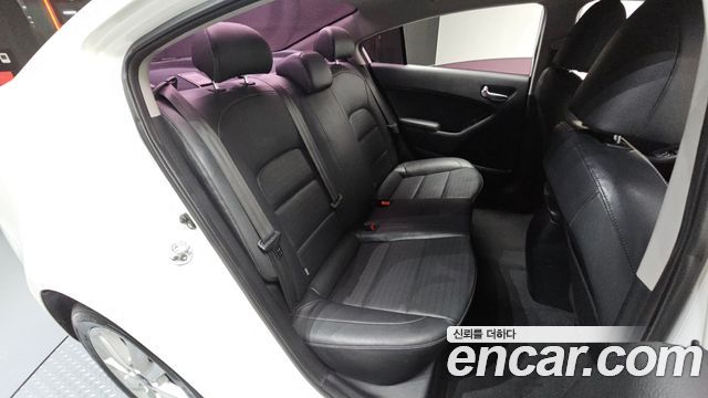 Kia K3 2017 — photo 11