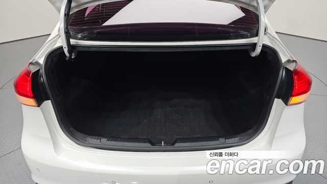 Kia K3 2017 — photo 20