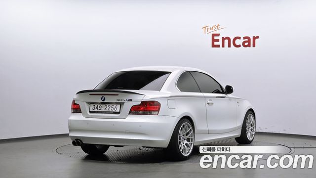 BMW 1-Series 2011 — photo 2