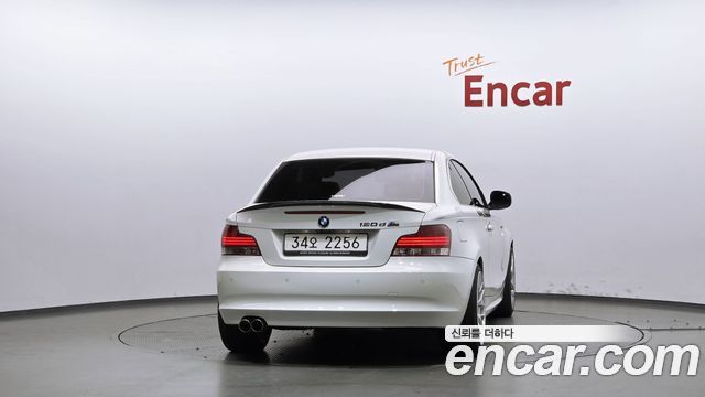 BMW 1-Series 2011 — photo 4