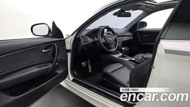 BMW 1-Series 2011 — photo 10