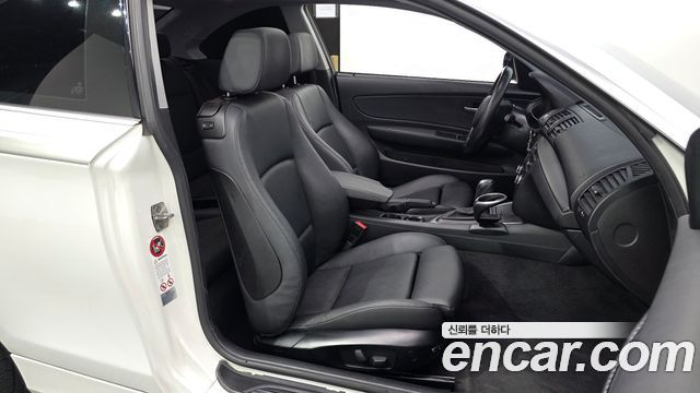 BMW 1-Series 2011 — photo 11