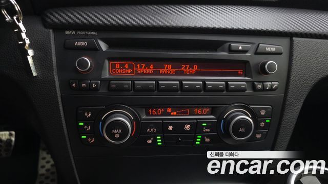 BMW 1-Series 2011 — photo 15