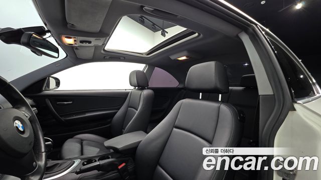 BMW 1-Series 2011 — photo 17