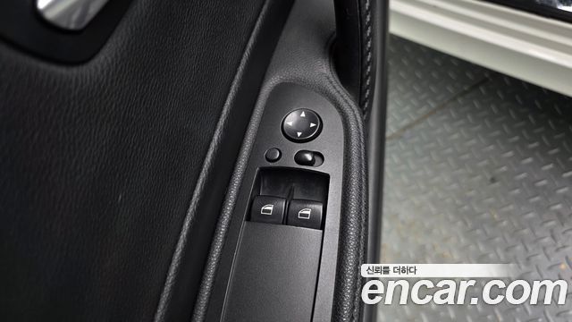 BMW 1-Series 2011 — photo 18