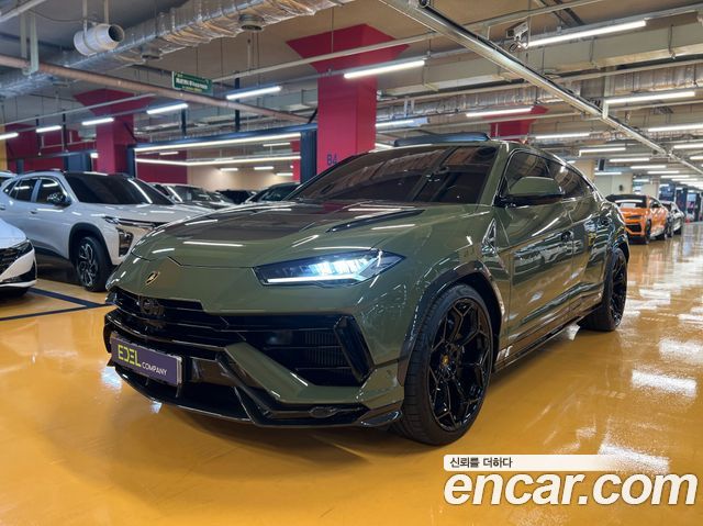 Lamborghini Urus 2023 — photo 4