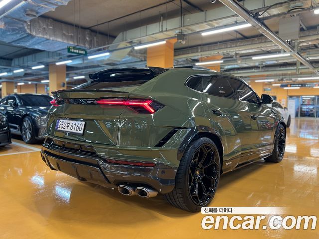 Lamborghini Urus 2023 — photo 5
