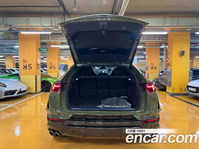 Lamborghini Urus 2023 — photo 6