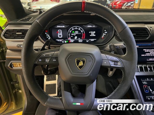 Lamborghini Urus 2023 — photo 9